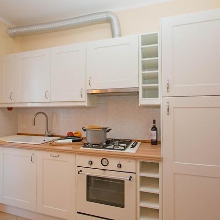Baglio Degli Ulivi 3 Apartment By Wonderful Italy Сирмионе Екстериор снимка