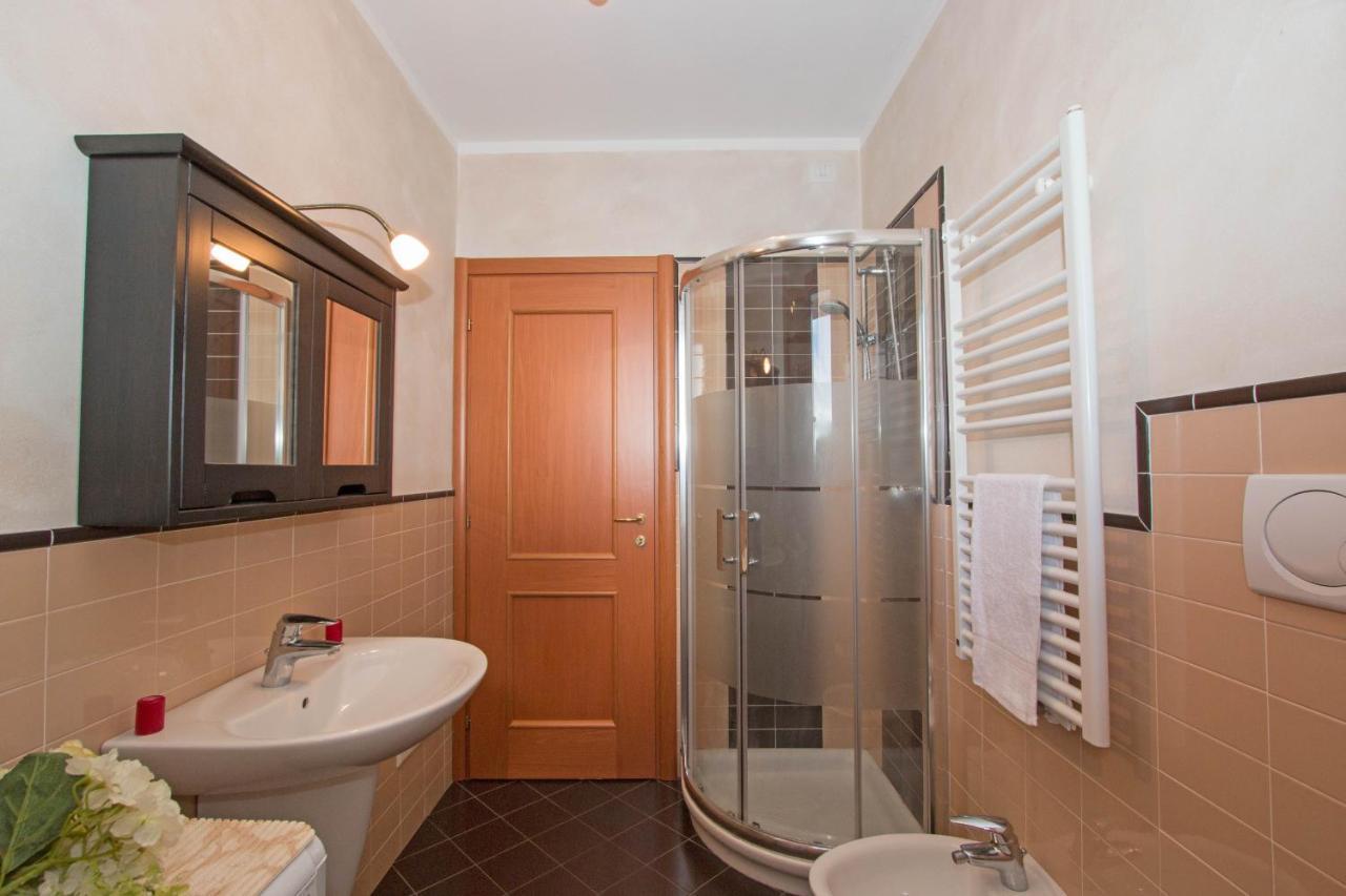 Baglio Degli Ulivi 3 Apartment By Wonderful Italy Сирмионе Екстериор снимка