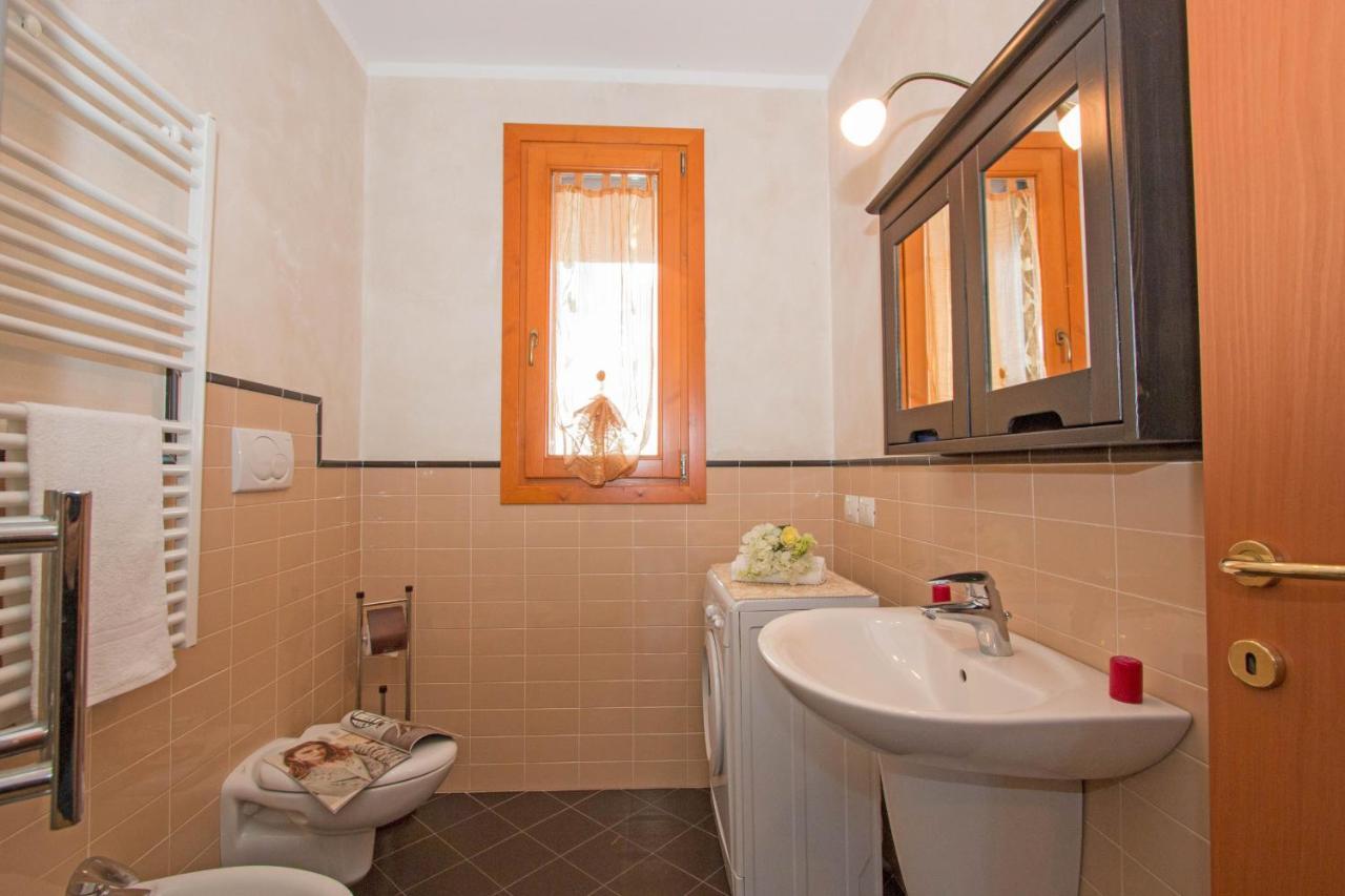 Baglio Degli Ulivi 3 Apartment By Wonderful Italy Сирмионе Екстериор снимка