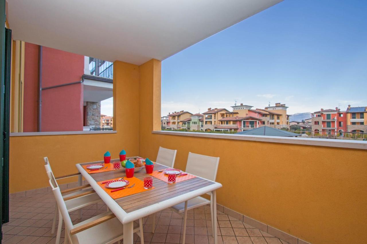 Baglio Degli Ulivi 3 Apartment By Wonderful Italy Сирмионе Екстериор снимка